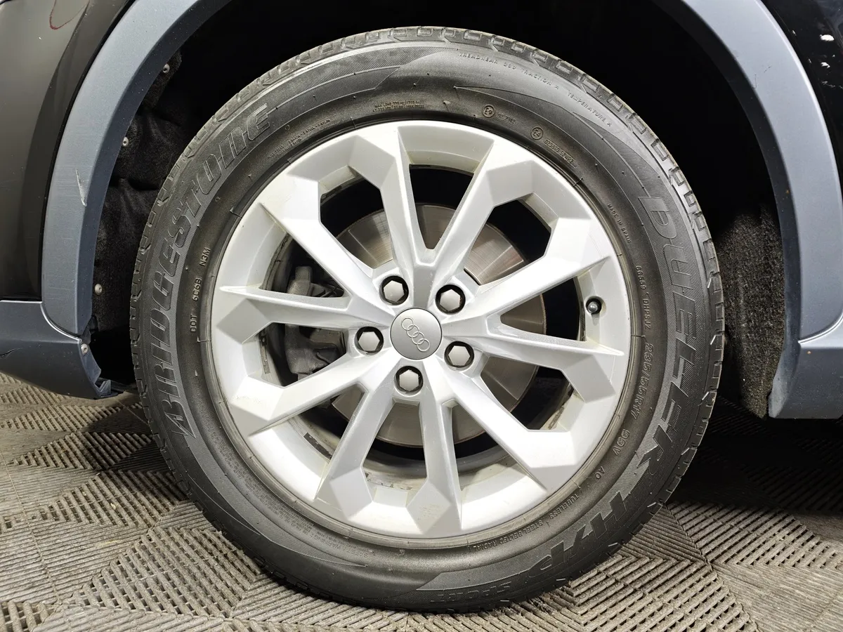 Audi Q3 2.0 TFSI S-tronic quattro (180 л.с.) Черный в АВИЛОН. Слайд №9