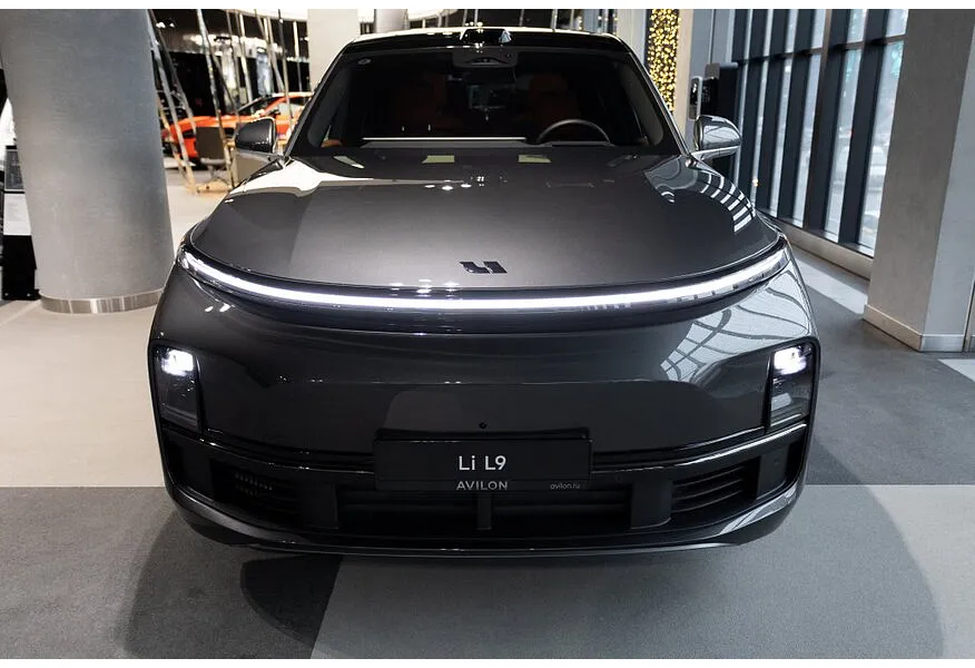 Li Auto L9 1.5 AT 4WD (449 л.с.) Ultra Серый в АВИЛОН. Слайд №5
