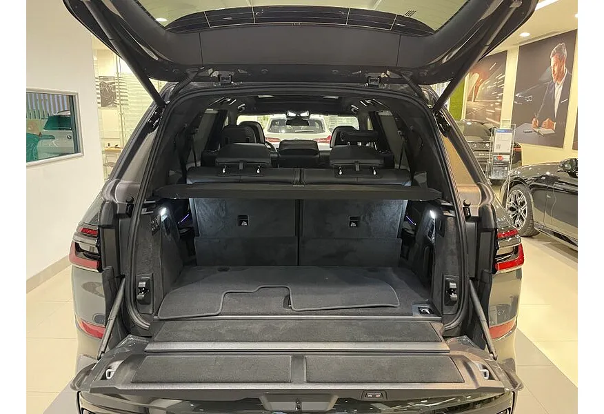 BMW X7 xDrive40d Steptronic (340 л.с.) Серый в АВИЛОН. Слайд №11