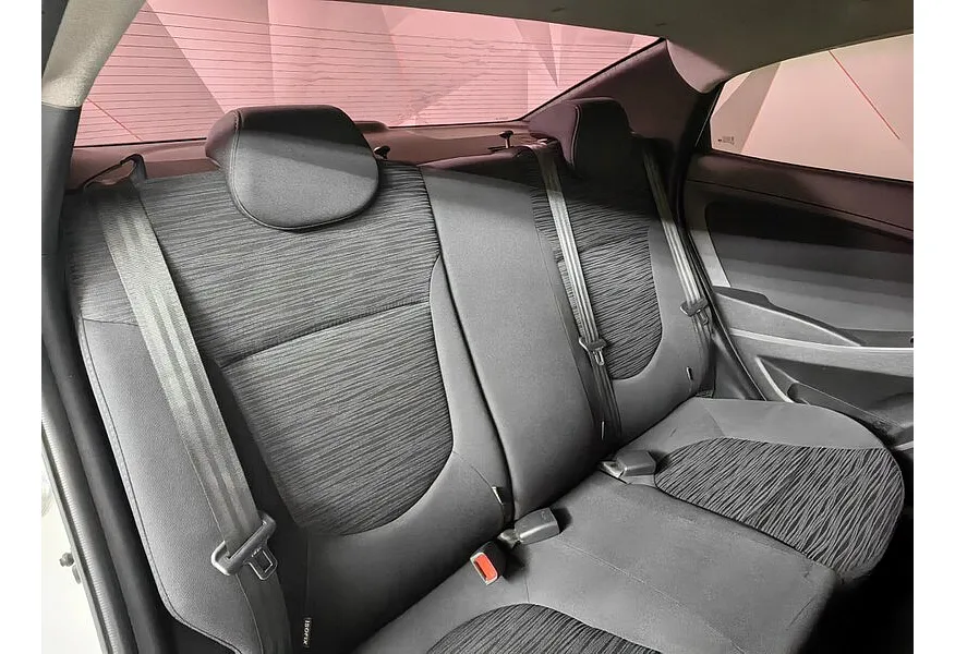 Hyundai Solaris 1.6 AT (123 л.с.) Comfort Белый в АВИЛОН. Слайд №17
