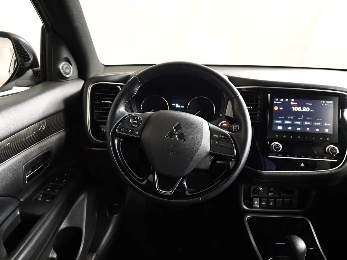 Mitsubishi Outlander 2.0 CVT 4WD (146 л.с.) Белый в АВИЛОН. Слайд №20