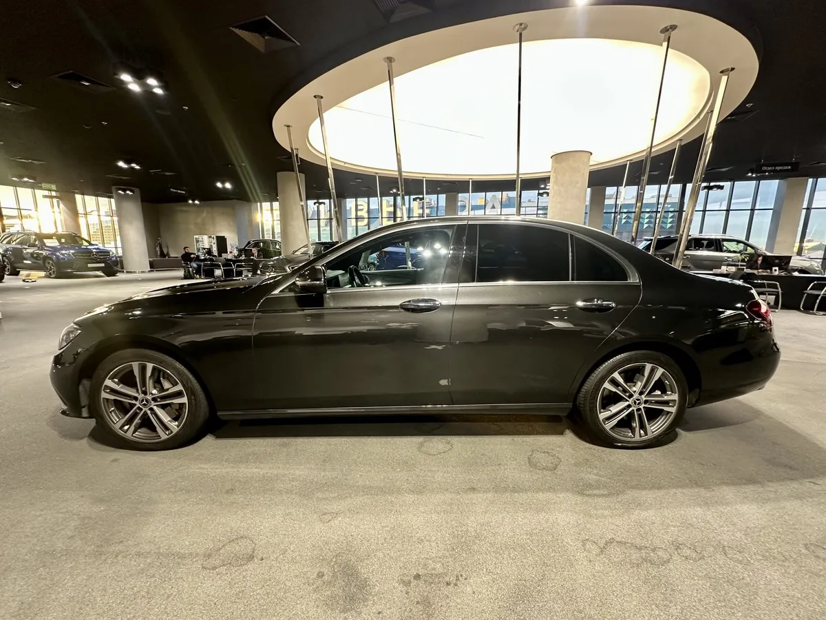 Mercedes-Benz E-Класс E 350 L 4Matic (258 л.с.) Серый в АВИЛОН. Слайд №5