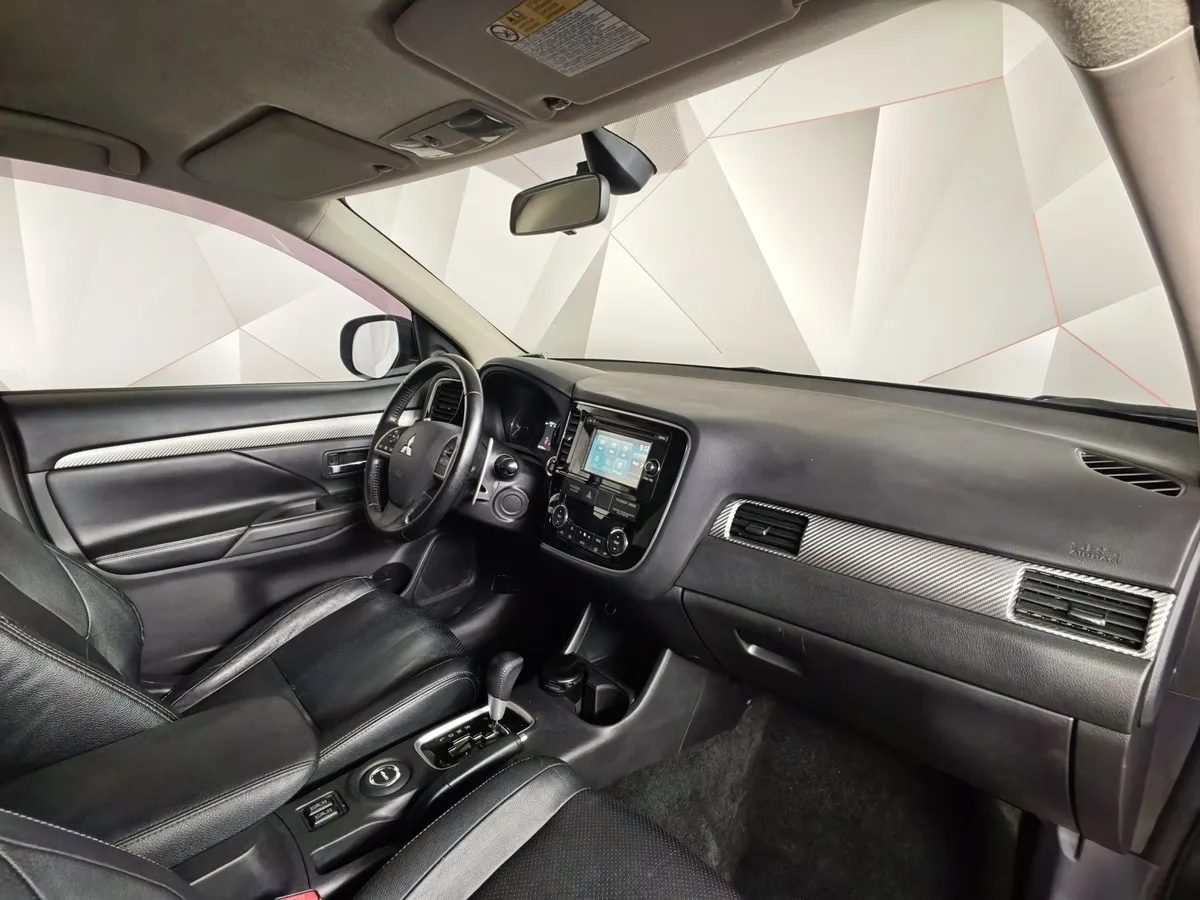 Mitsubishi Outlander 2.4 CVT 4WD (167 л.с.) Черный в АВИЛОН. Слайд №11
