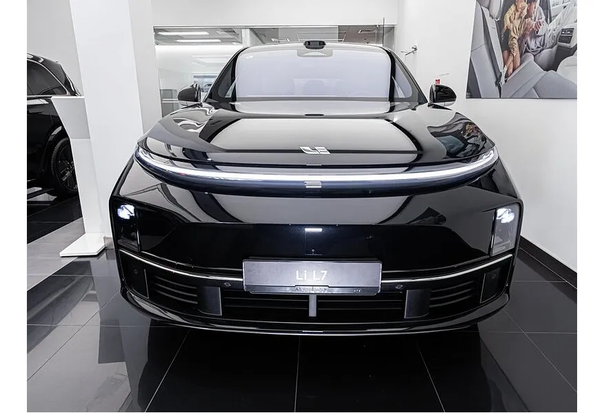 Li Auto L7 1.5 AT 4WD (449 л.с.) Ultra Черный в АВИЛОН. Слайд №4