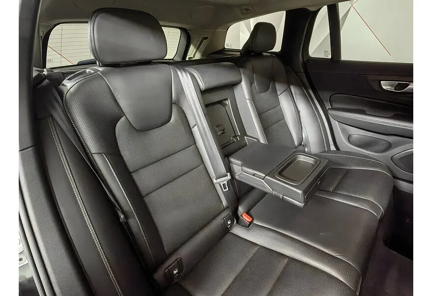 Volvo V60 Cross Country 2.0 T5 AT AWD (250 л.с.) Cross Country Plus Черный в АВИЛОН. Слайд №17