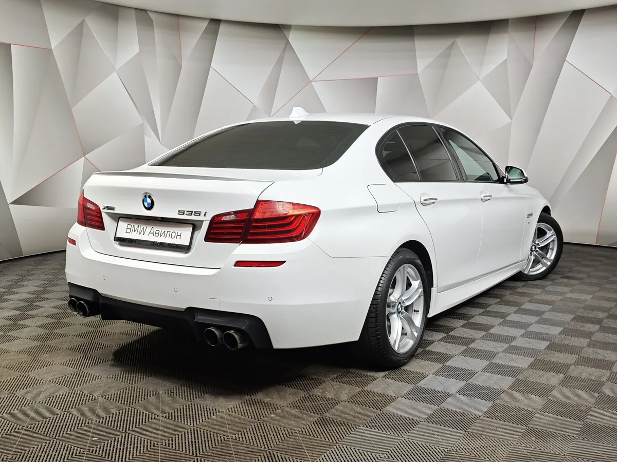 BMW 5 серия 535i xDrive Steptronic (306 л.с.) Белый в АВИЛОН. Слайд №2