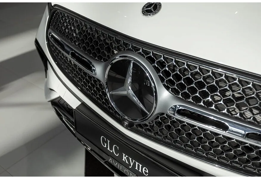 Mercedes-Benz GLC Купе 300 9G-TRONIC 4MATIC (272 л.с.) Белый в АВИЛОН. Слайд №17