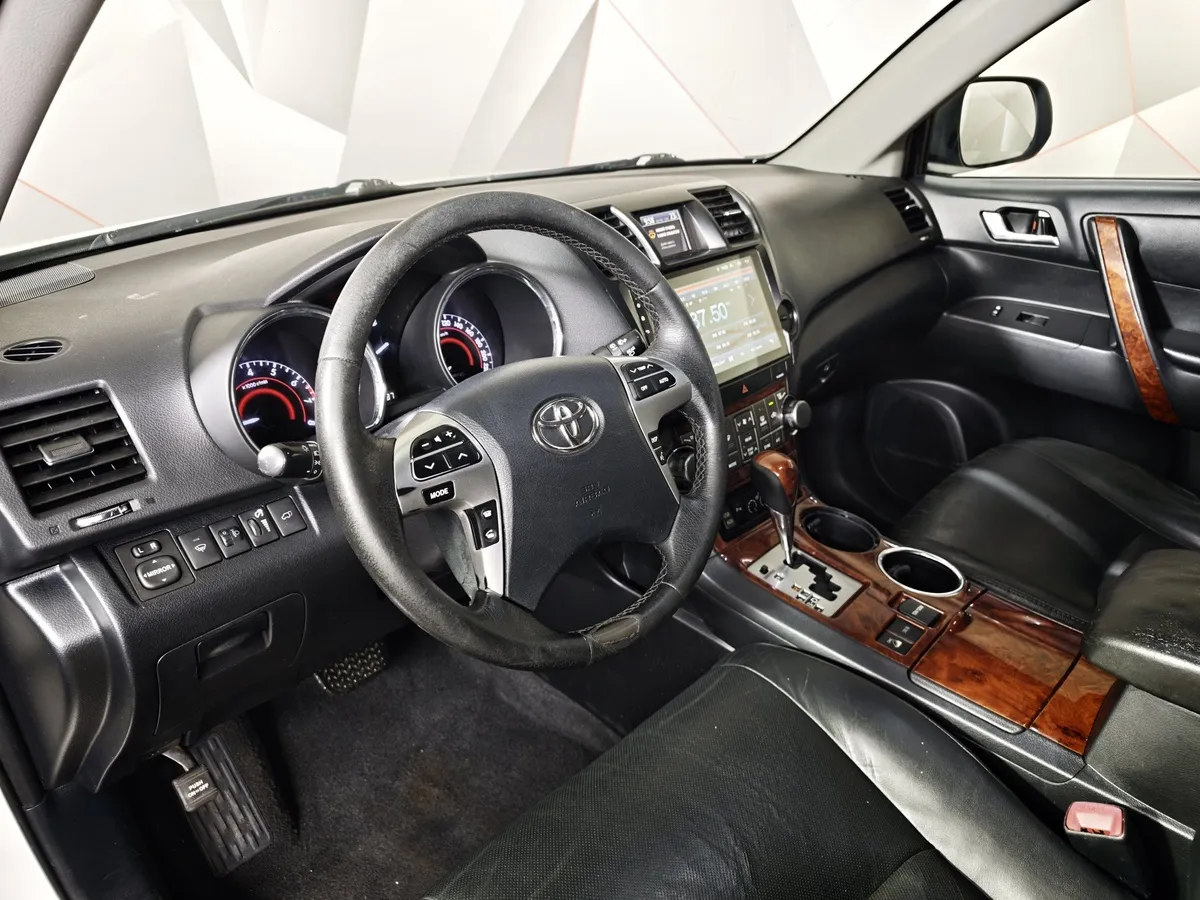Toyota Highlander 3.5 AT 4WD (273 л.с.) Комфорт Белый в АВИЛОН. Слайд №19