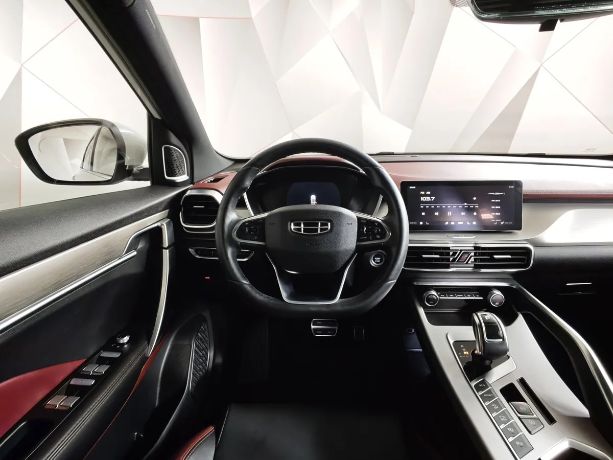 Geely Coolray 1.5T 7DCT 2WD (150 л.с.) Flagship Sport Белый в АВИЛОН. Слайд №20