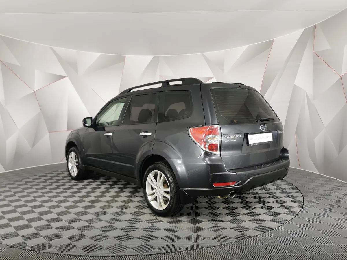 Subaru Forester 2.0X E-AT (150 л.с.) Серый в АВИЛОН. Слайд №4