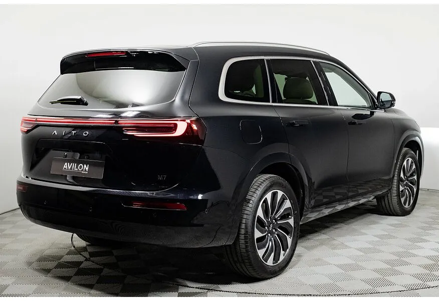 Seres M7 1.5 AT AWD (439 л.с.) Premium Черный в АВИЛОН. Слайд №4