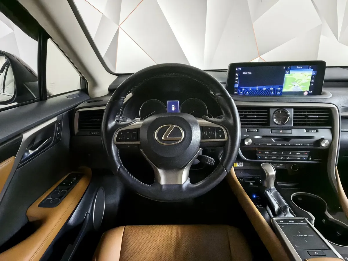 Lexus RX 2.0 AT AWD (238 л.с.) Executive Красный в АВИЛОН. Слайд №19