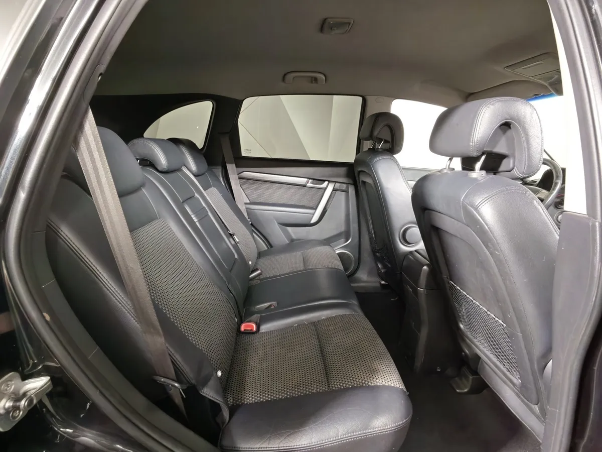 Chevrolet Captiva 2.4 AT 5 мест (136 л.с.) Черный в АВИЛОН. Слайд №13