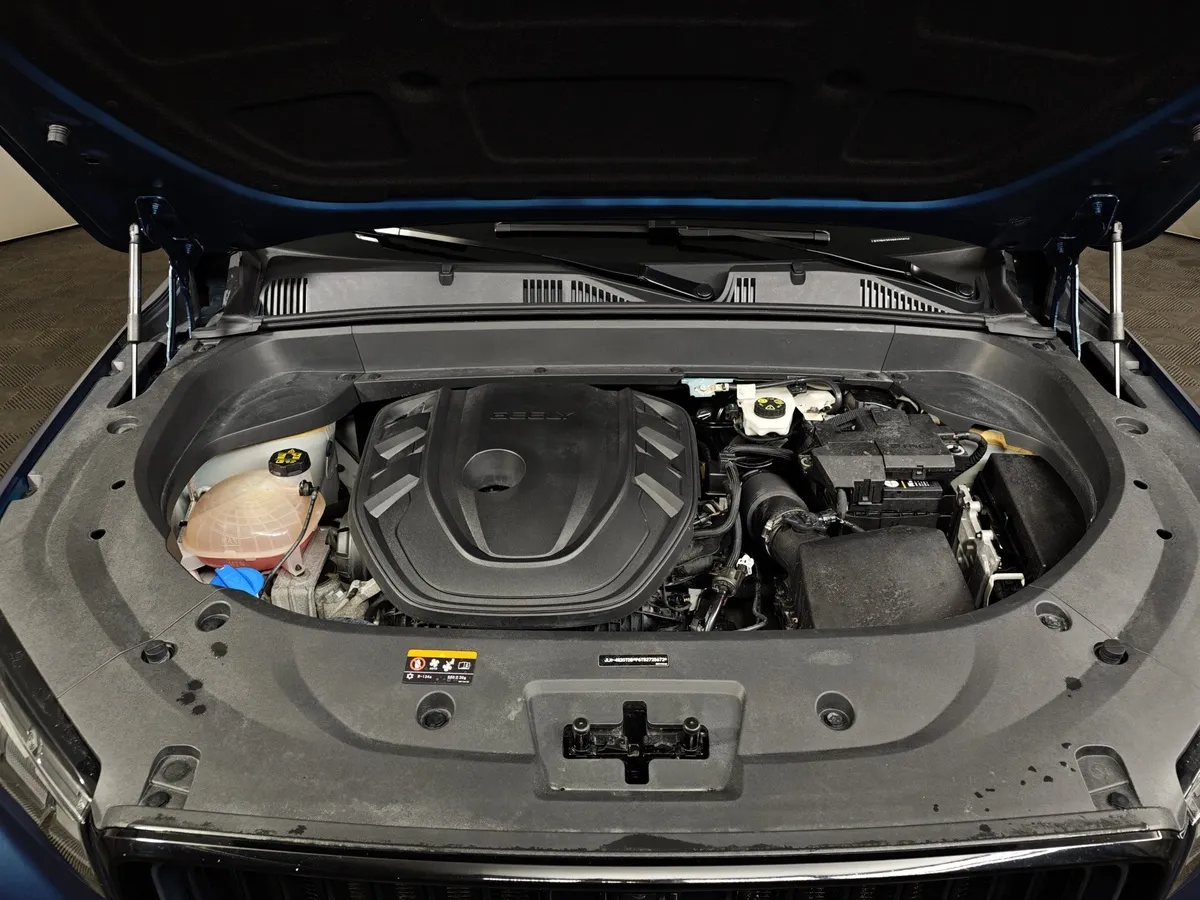 Geely Monjaro 2.0T 8AT 4WD (238 л.с.) Exclusive Синий в АВИЛОН. Слайд №11