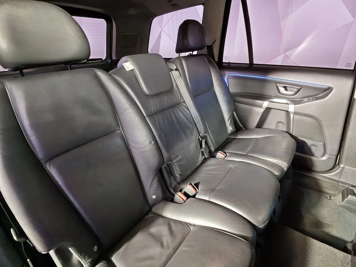 Volvo XC90 2.5 T5 Geartronic AWD (5 мест) (210 л.с.) Коричневый в АВИЛОН. Слайд №17