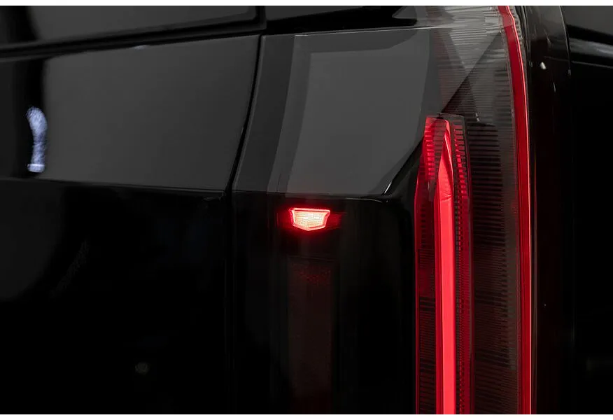 Cadillac Escalade 6.2 V8 AT AWD (420 л.с.) Sport Platinum Черный в АВИЛОН. Слайд №20