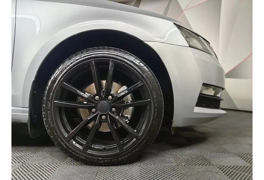 Skoda Octavia 1.4 TSI DSG (150 л.с.) Ambition Серебристый в АВИЛОН. Слайд №17