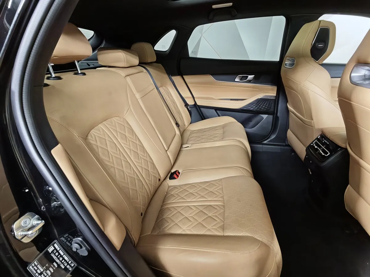 Changan UNI-K 2.0 AT 4WD (226 л.с.) Premium Черный в АВИЛОН. Слайд №16