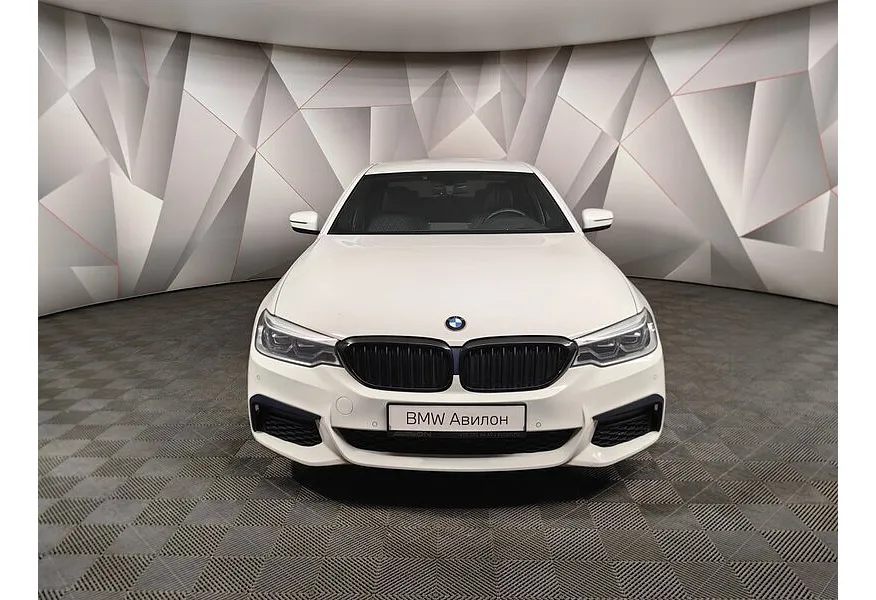 BMW 5 серия 530d xDrive Steptronic (249 л.с.) Base (Локальная сборка) Белый в АВИЛОН. Слайд №3