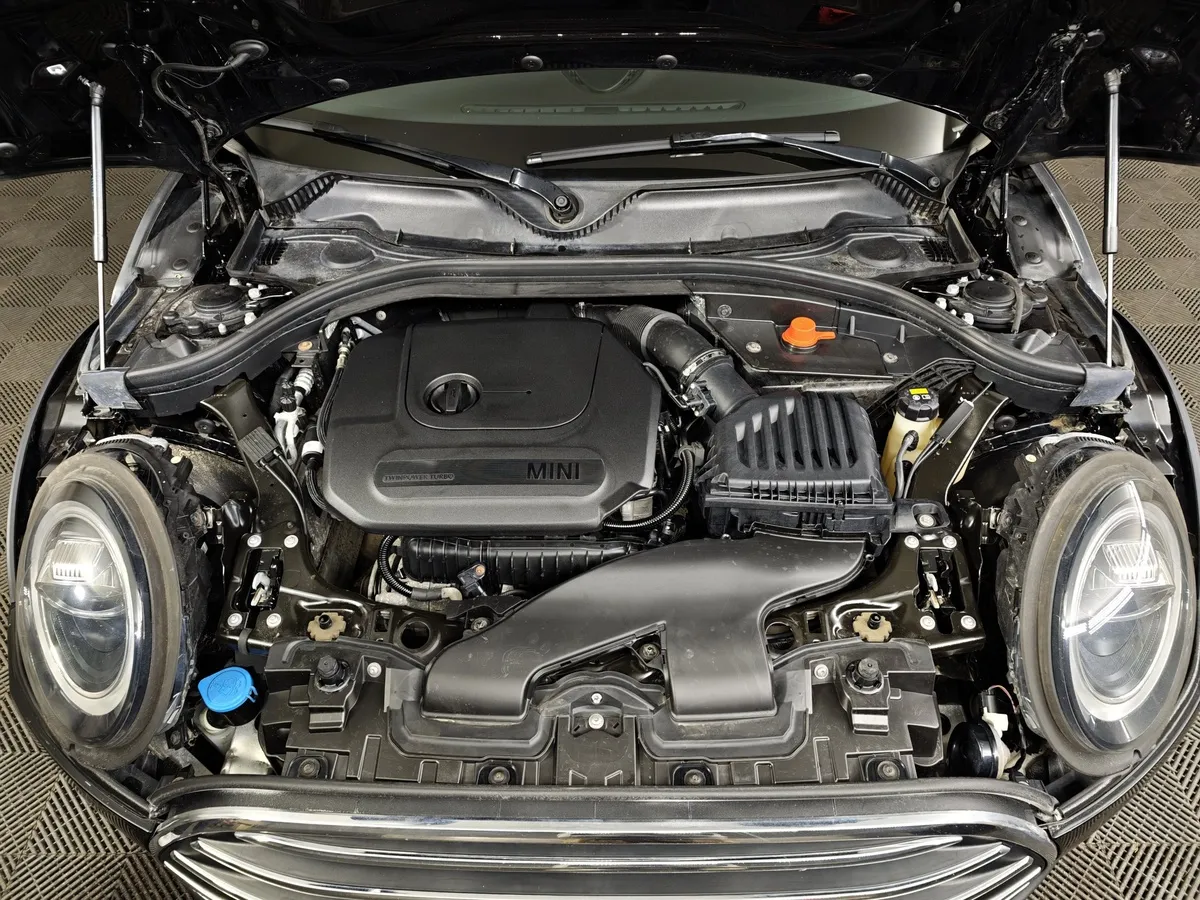 MINI Clubman Cooper 1.5 AT (136 л.с.) Черный в АВИЛОН. Слайд №10