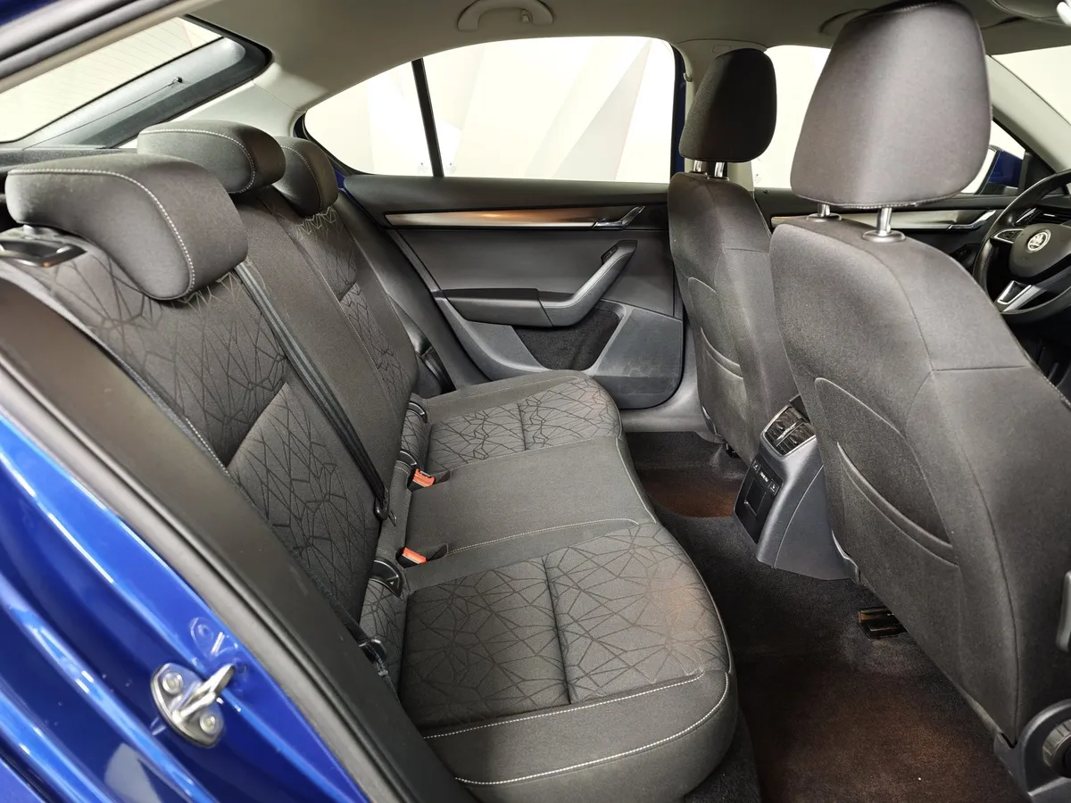 Skoda Octavia 1.6 MPI AT (110 л.с.) Синий в АВИЛОН. Слайд №15