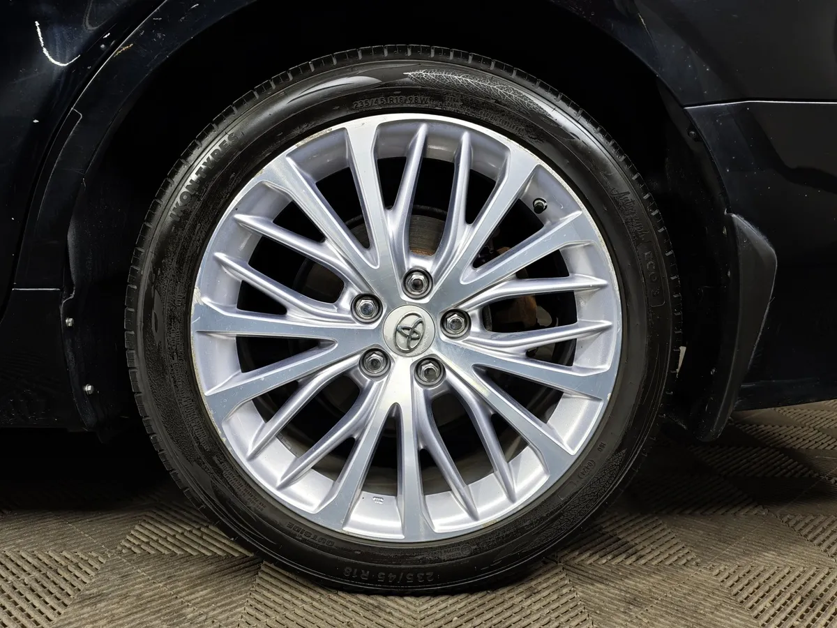 Toyota Camry 2.5 AT (181 л.с.) Черный в АВИЛОН. Слайд №9