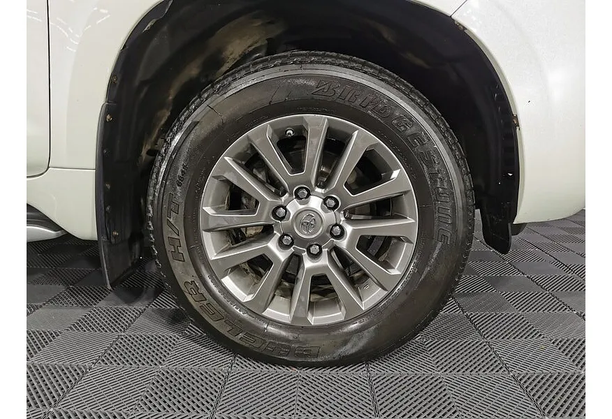 АВИЛОН - Toyota Land Cruiser Prado 2.8 D AT 4WD (5 мест) (177 л.с.) Комфорт Белый - slide 17