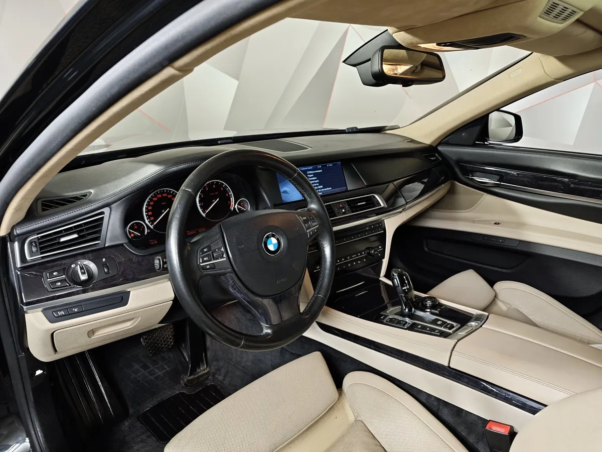 BMW 7 серия 750Li xDrive AT (407 л.с.) Черный в АВИЛОН. Слайд №11
