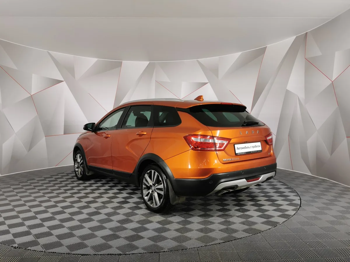 ВАЗ (Lada) Vesta 1.8 MT (122 л.с.) Оранжевый в АВИЛОН. Слайд №4