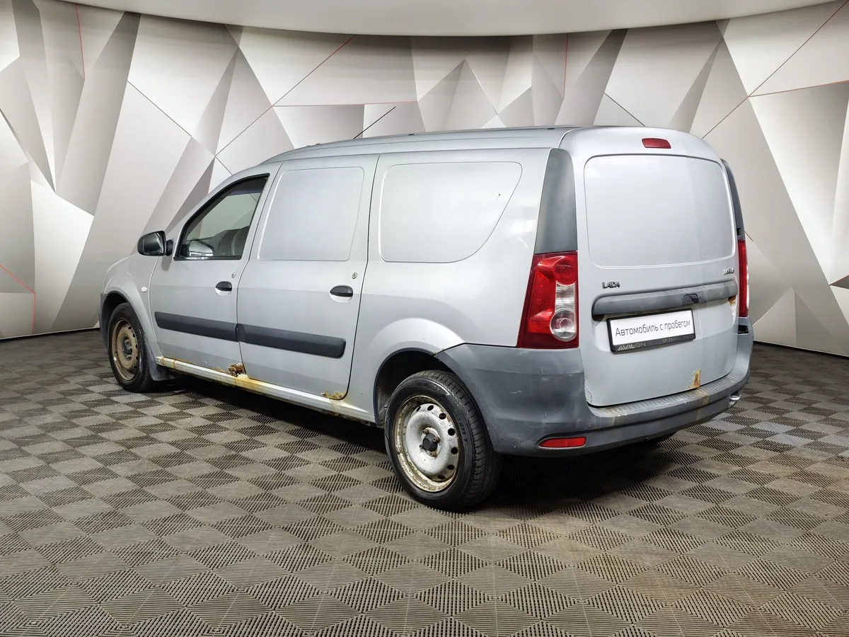 ВАЗ (Lada) Largus 1.6 MT 8 кл (5 мест) (84 л.с.) Серебристый в АВИЛОН. Слайд №4