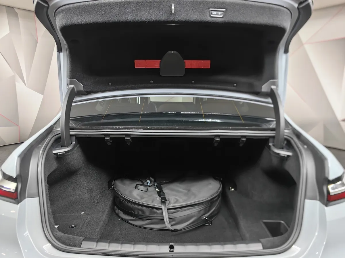 BMW 7 серия 735i Steptronic (286 л.с.) Серый в АВИЛОН. Слайд №9