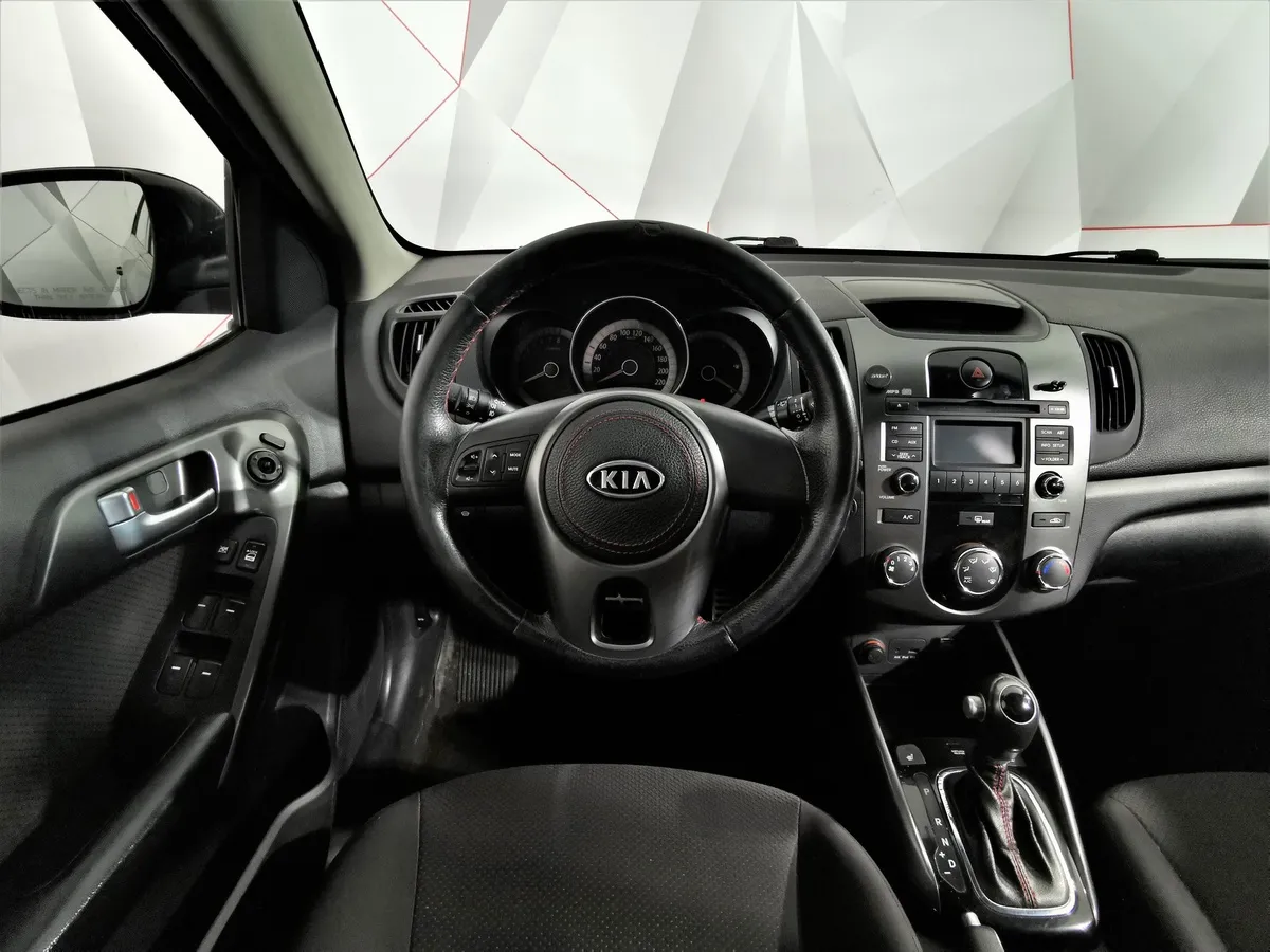 Kia Cerato 1.6 AT (126 л.с.) Черный в АВИЛОН. Слайд №18