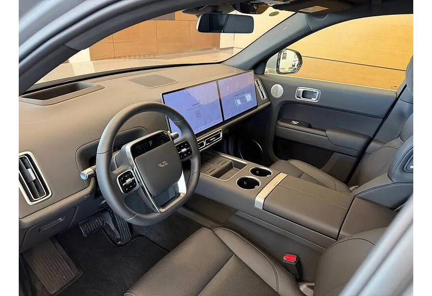 Li Auto L7 1.5 AT 4WD (449 л.с.) Ultra Серебристый в АВИЛОН. Слайд №8