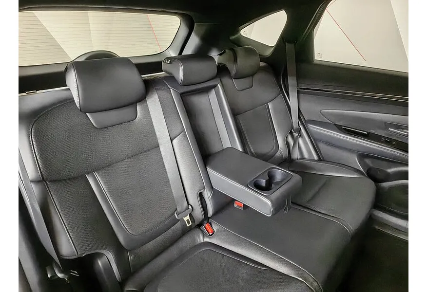 Hyundai Tucson D2.0 Smartstream 8AT 4WD (186 л.с.) Lifestyle + Smart Sense Белый в АВИЛОН. Слайд №17