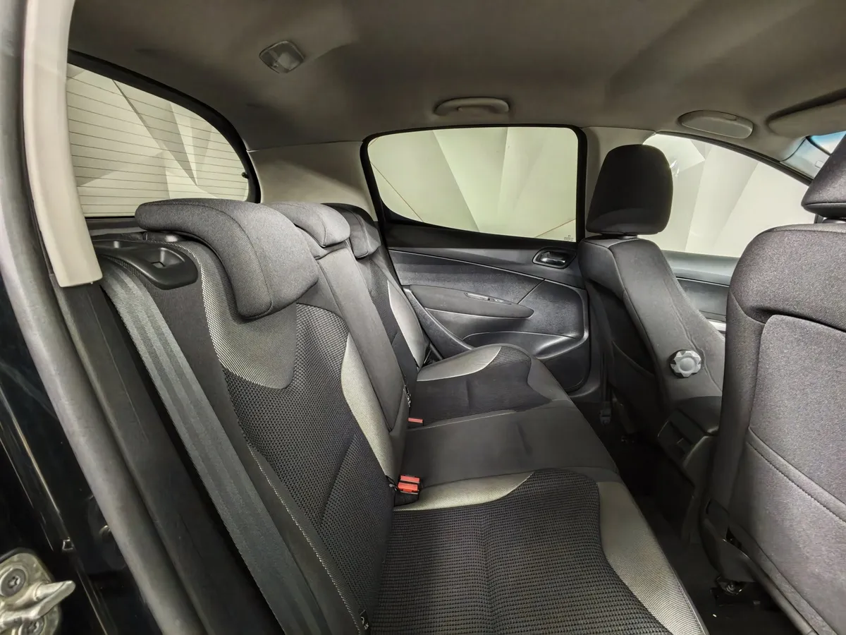 Peugeot 308 1.6 VTi AT (120 л.с.) Черный в АВИЛОН. Слайд №15