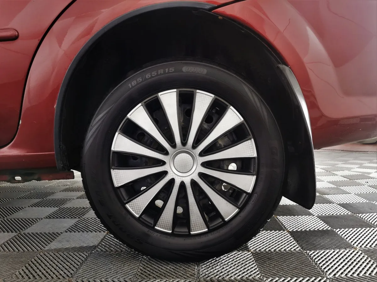 Renault Logan 1.6 AT (102 л.с.) Красный в АВИЛОН. Слайд №9