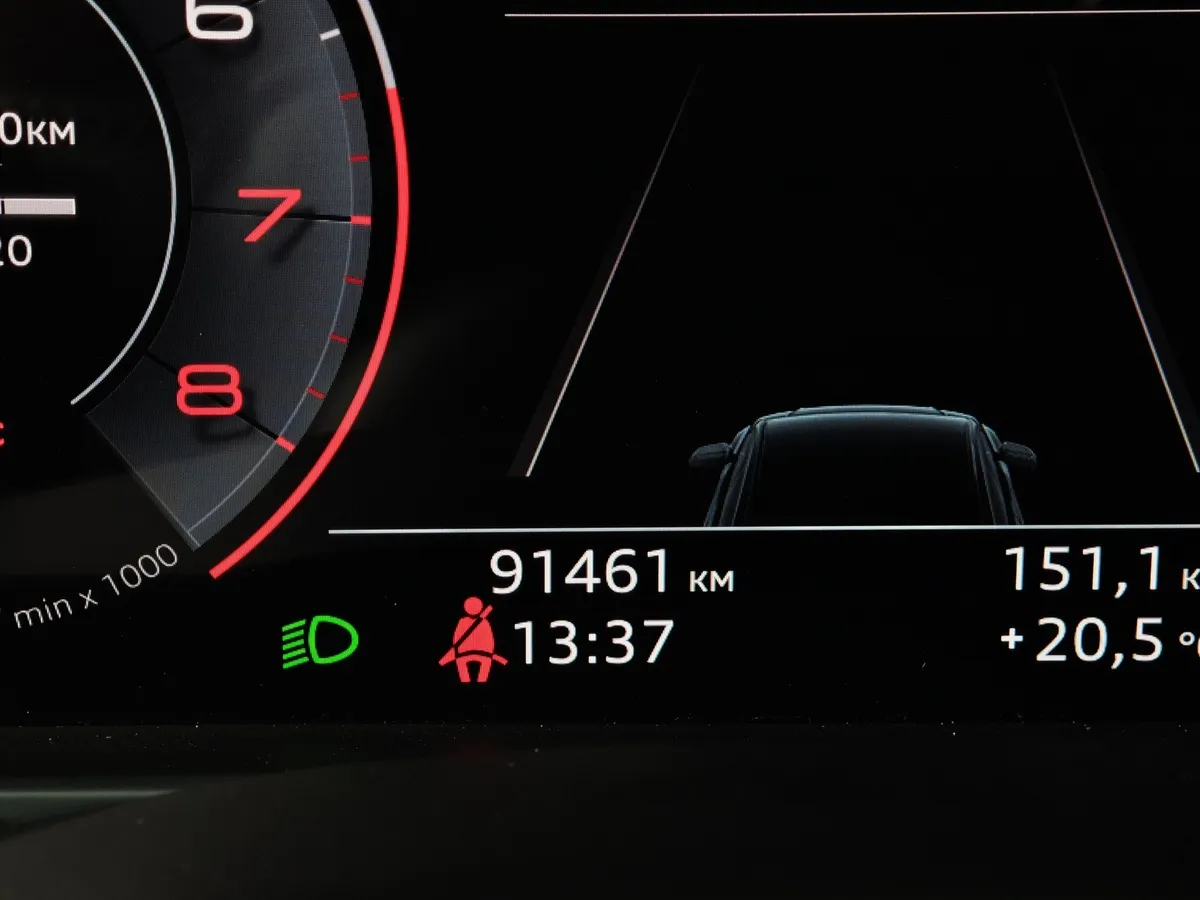 Audi Q8 55 TFSI Tiptronic quattro (340 л.с.) Белый в АВИЛОН. Слайд №18