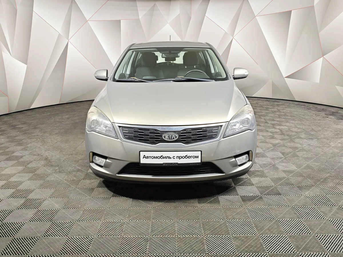 Kia Ceed 1.6 AT (122 л.с.) Люкс Серебристый в АВИЛОН. Слайд №7