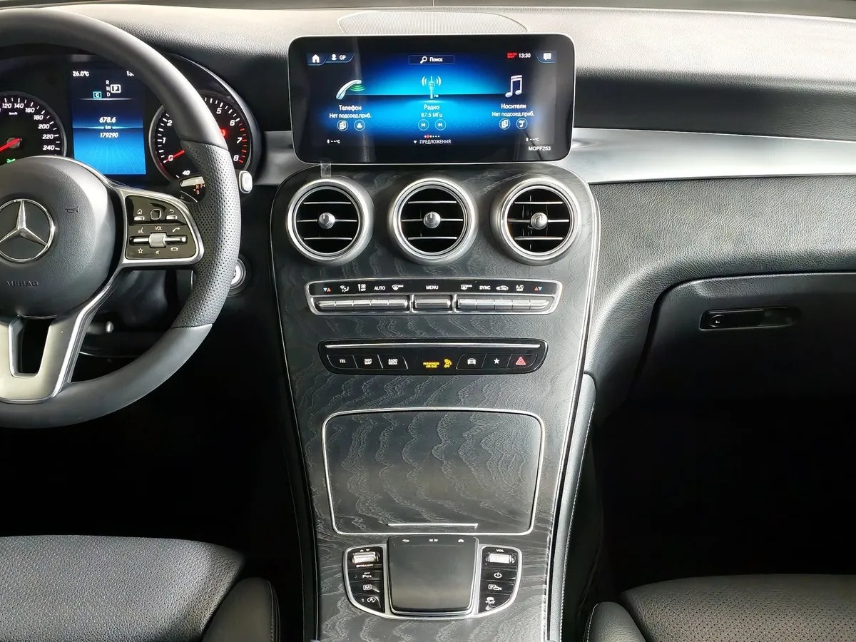 Mercedes-Benz GLC 200 9G-TRONIC 4MATIC (197 л.с.) Premium Серый в АВИЛОН. Слайд №15