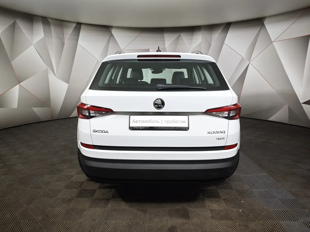 Skoda Kodiaq 2.0 TSI DSG 4X4 (180 л.с.) Белый в АВИЛОН. Слайд №8