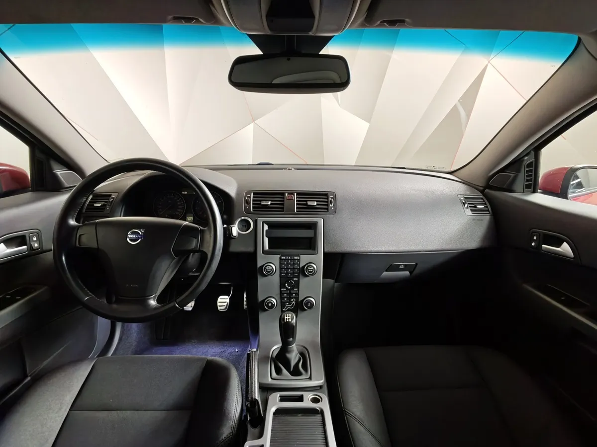 Volvo C30 1.6 MT (100 л.с.) Красный в АВИЛОН. Слайд №12