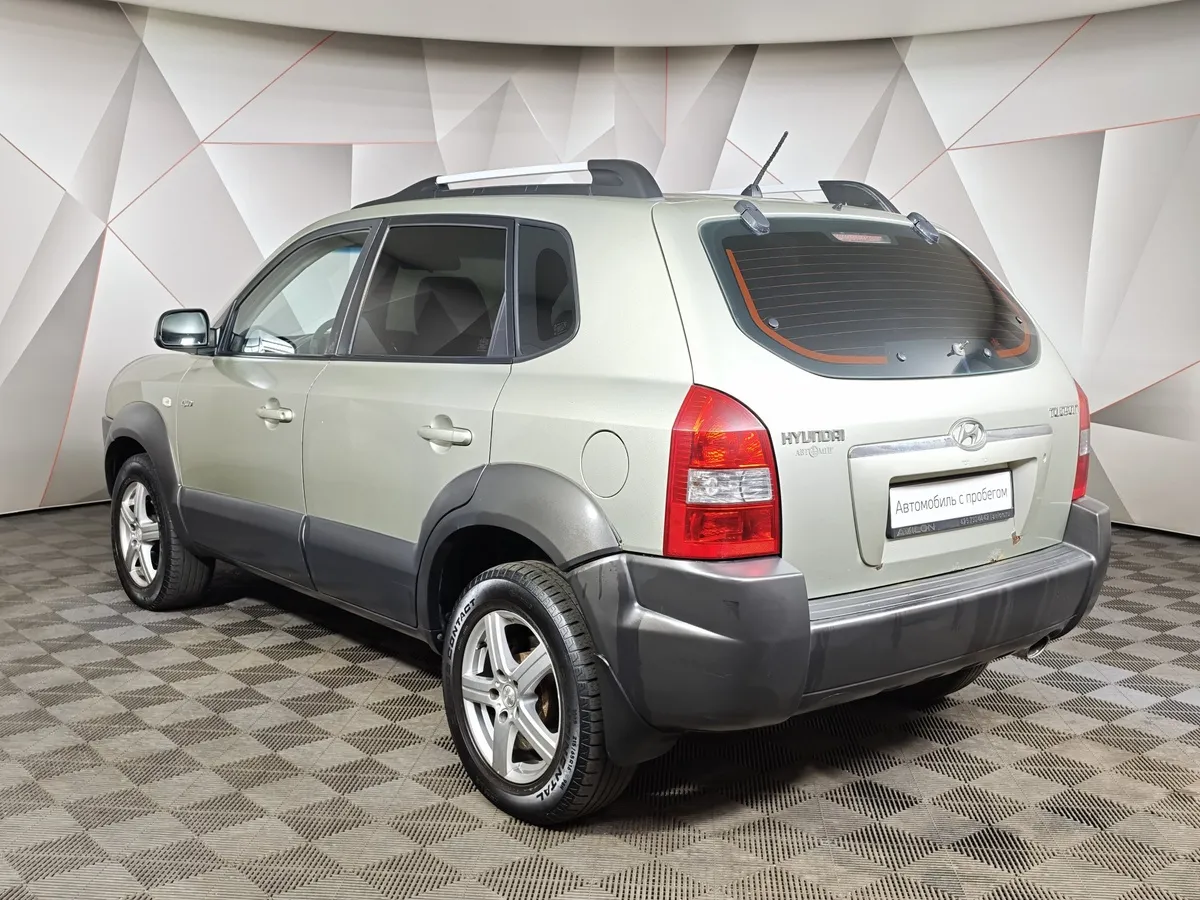 Hyundai Tucson 2.0 AT 4WD (142 л.с.) Серебристый в АВИЛОН. Слайд №4
