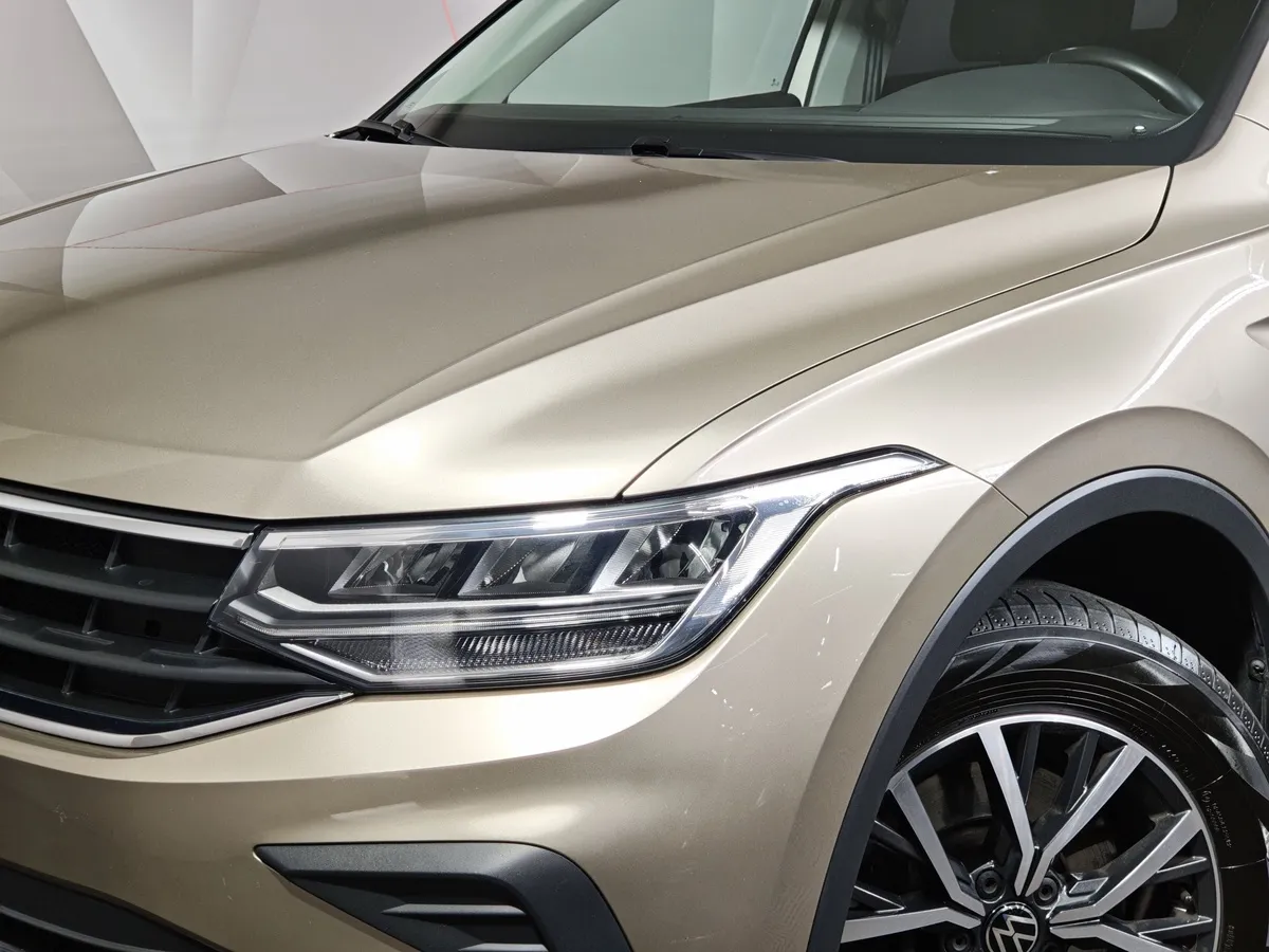 Volkswagen Tiguan 2.0 TSI 4Motion DSG (180 л.с.) Comfortline Коричневый в АВИЛОН. Слайд №10