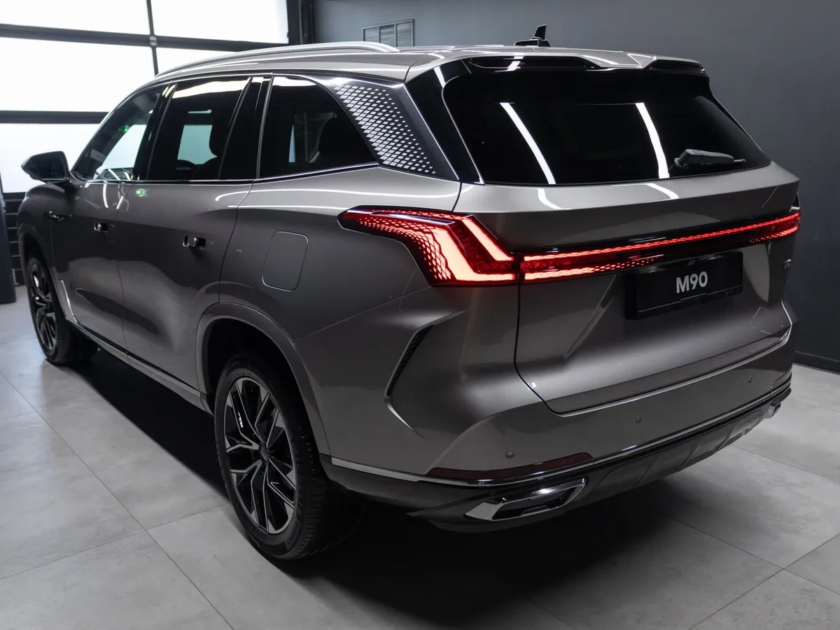 Москвич М90 2.0 ATT 4WD (200 л.с.) Ультимейт Серебристый в АВИЛОН. Слайд №6