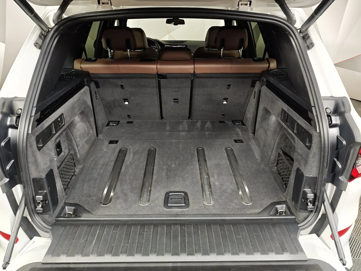BMW X5 xDrive40i Steptronic (340 л.с.) Белый в АВИЛОН. Слайд №9