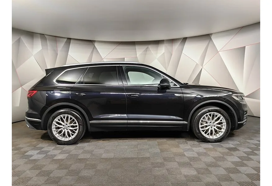 АВИЛОН - Volkswagen Touareg 3.0 V6 TDI Tiptronic 4Motion (249 л.с.) Business Черный - slide 3