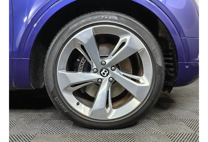 Bentley Bentayga 6.0 AT AWD (608 л.с.) Фиолетовый в АВИЛОН. Слайд №9