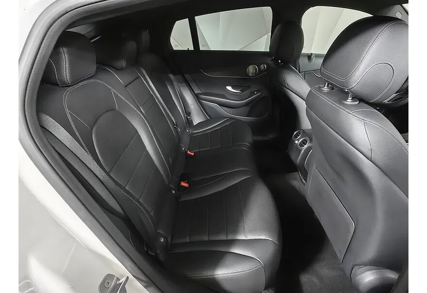 Mercedes-Benz GLC Купе 300 9G-TRONIC 4MATIC (249 л.с.) Sport Белый в АВИЛОН. Слайд №15