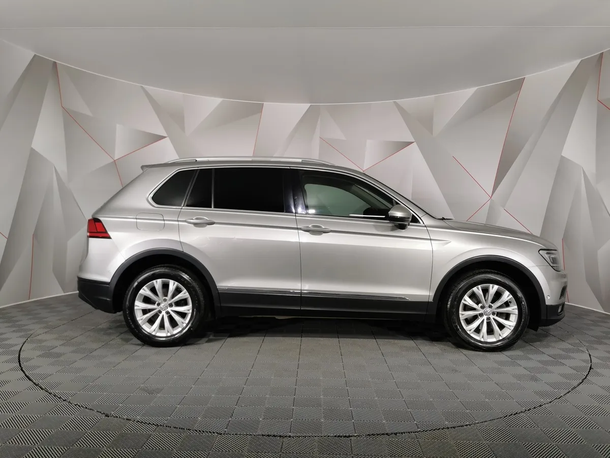 Volkswagen Tiguan 1.4 TSI BlueMotion MT (125 л.с.) Comfortline Серебристый в АВИЛОН. Слайд №6