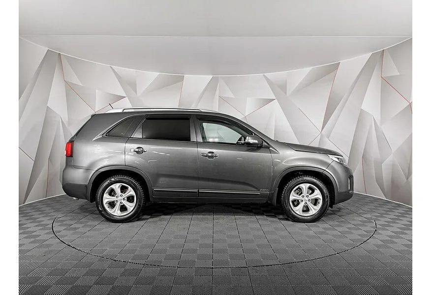 Kia Sorento 2.4 AT 4WD (175 л.с.) Luxe Серый в АВИЛОН. Слайд №6